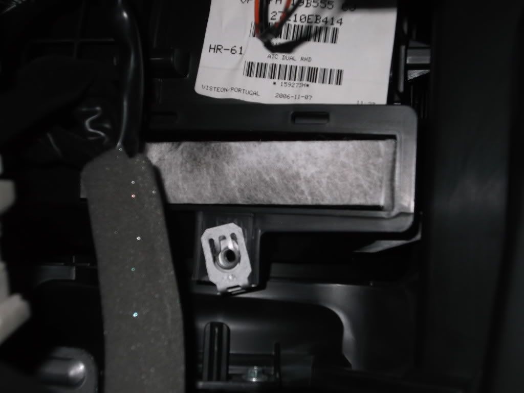 How to change D40 pollen filters beginers guide with photo