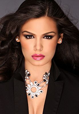 Miss Illinois USA 2013 Contestant Headshot